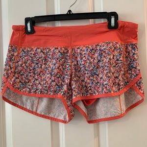 Lululemon Speed Shorts 4-way. Floral.